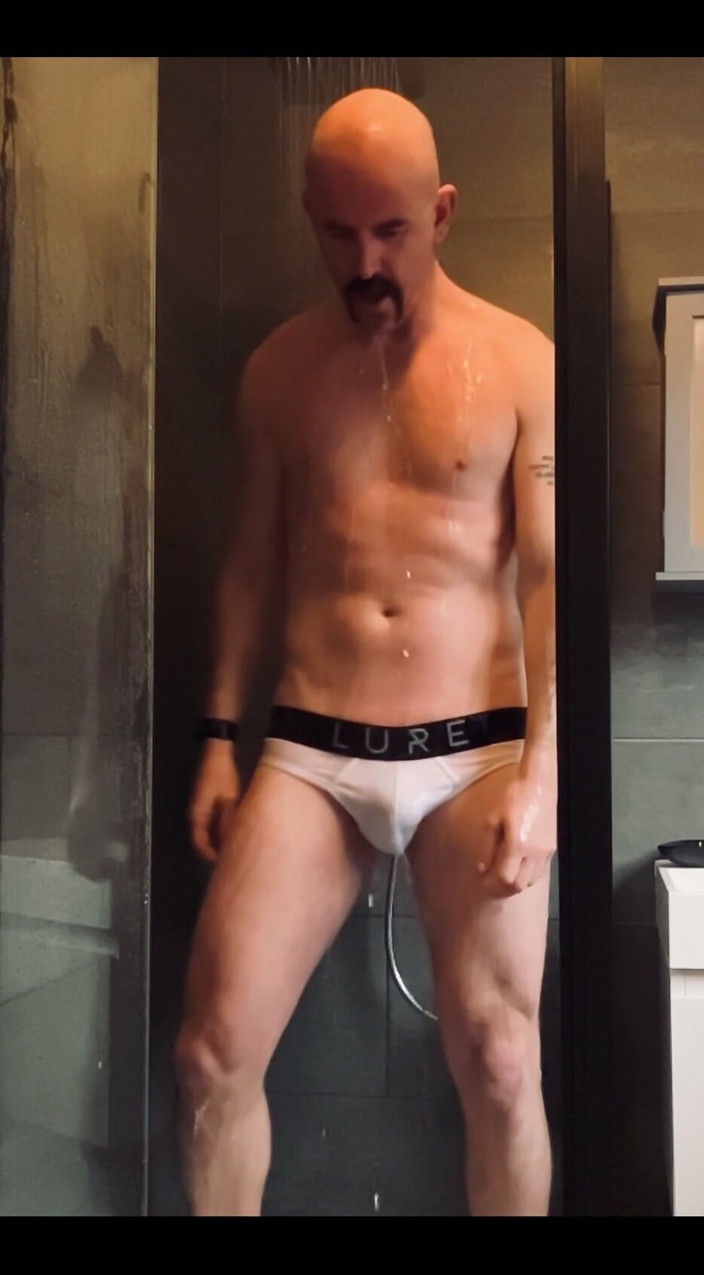 JayDubz: Wer mag heiße typen unter der Dusche?