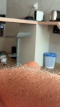 Haar kont is klaar om een grote lul in te voelen - sexy brunette krijgt ruige anale seks cowgirl-rit en missionarishouding in pov
