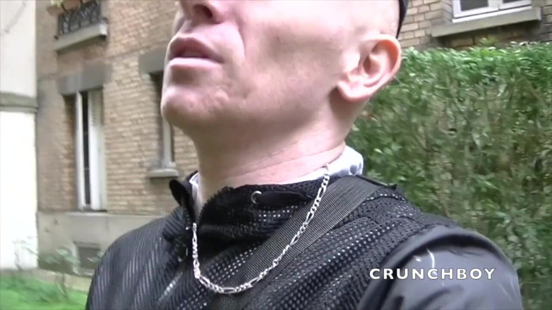 BAREBACK AND CREAMPIE CLUB: Młody prosty koleś jebanie tata oklep