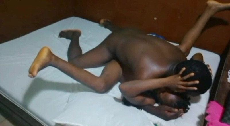 Pornsexlive: Tôi đã đụ thư ký của tôi sau giờ làm việc