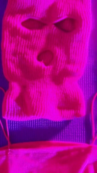 Balaclava Mască roz Sissy Dyed Hair Joc cu un vibrator
