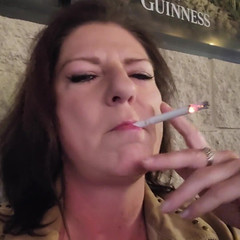 EliteLadyS: Fumando ao ar livre