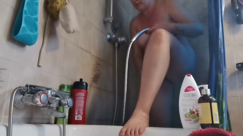 Nicoletta Embassi: Shower Ritual Warm Water, Lather &amp; Glistening Skin Pee and Farts