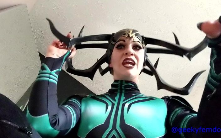 Geeky Femdom: Hela dominanter sieg