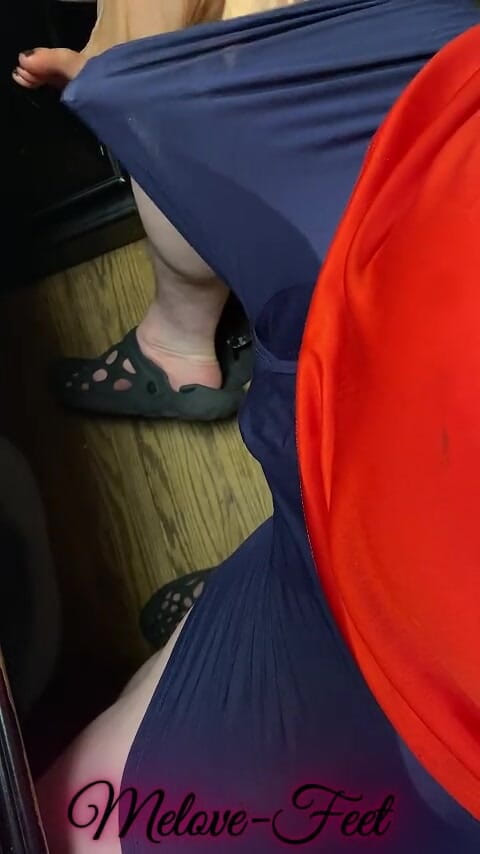 Naelor: Melove Giving a Footjob to Naelor Part 2