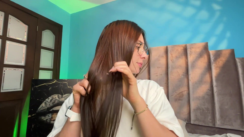 alejakink: Sfw adora meu cabelo trançado