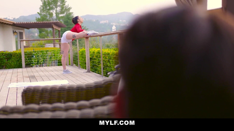 Mylf Official: Seks spandeks MILF