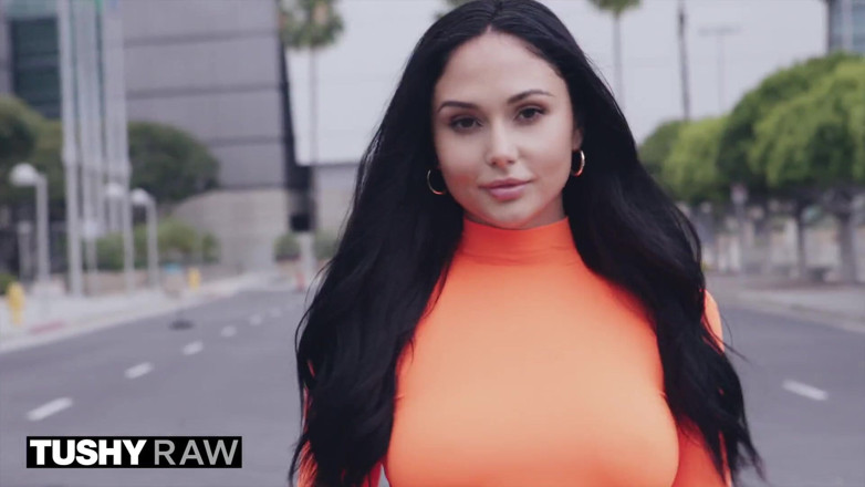 Tushyraw: TUSHYRAW - Ariana Marie recebe a foda anal de uma vida
