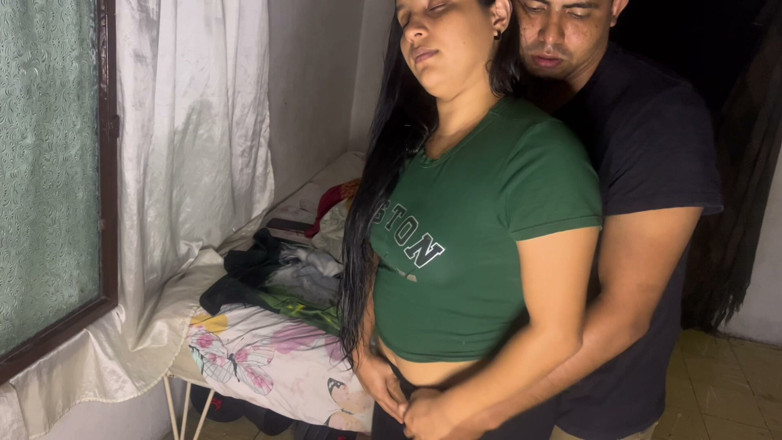 Gilversexy: لقد مارست الجنس مع أفضل صديق لزوجي! كنت إنيفيل واستمتعت به