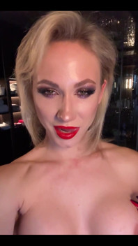 Heavy, Seductive Makeup or Casual Beauty?try Not to Blink, You Might Miss Something