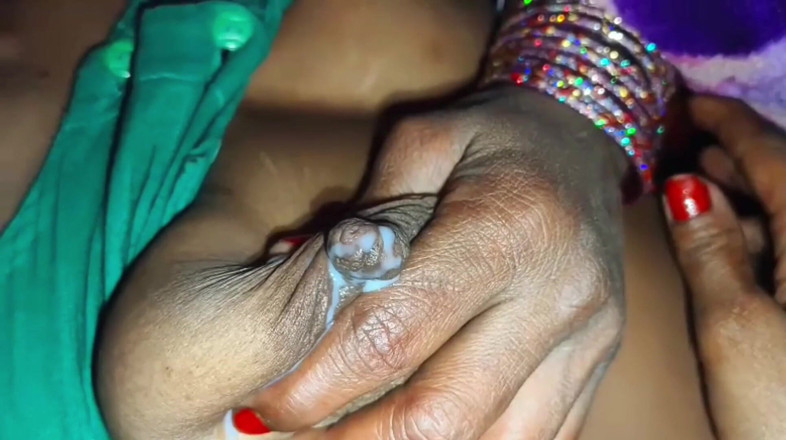YourXstudio121: Bengali marido fez sua esposa aplicar batom e chupar seu...