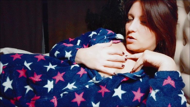 Adele Amber: Beautiful Girl in Pajama
