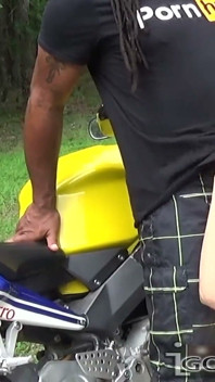 White bitch gets fucked outside / Nadia White