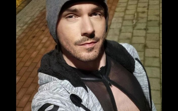 kinkygaynudist: Caminhada nua (pau para fora)