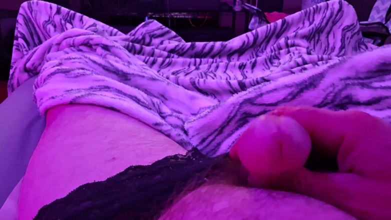 Pantygee: Horny in my purple outfit
