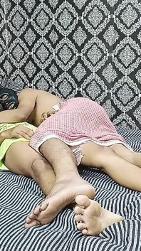 Nokrani Ka 2 Baar Gaand Mar Kar Laund Ka Pani Pela Deya Aur Salry Badha Deya 第 02 部分，Desi 色情片