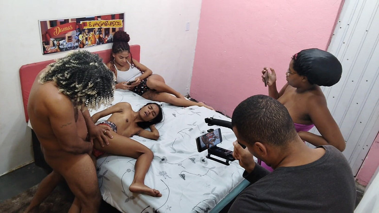 Bebes vagabundas: Leo boeman stopt het alleen in Jasmine Santanna's kont.