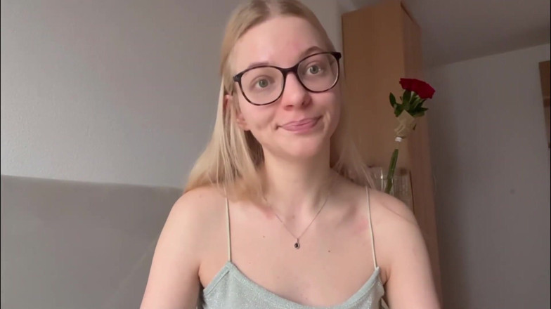 Goddess_Bella_Rae: Neden bu kadar çok yetişkin erkek itaatkar