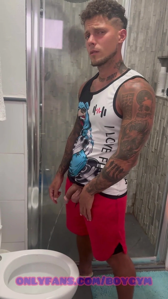 BoyGym: Piss with My Softy Cock
