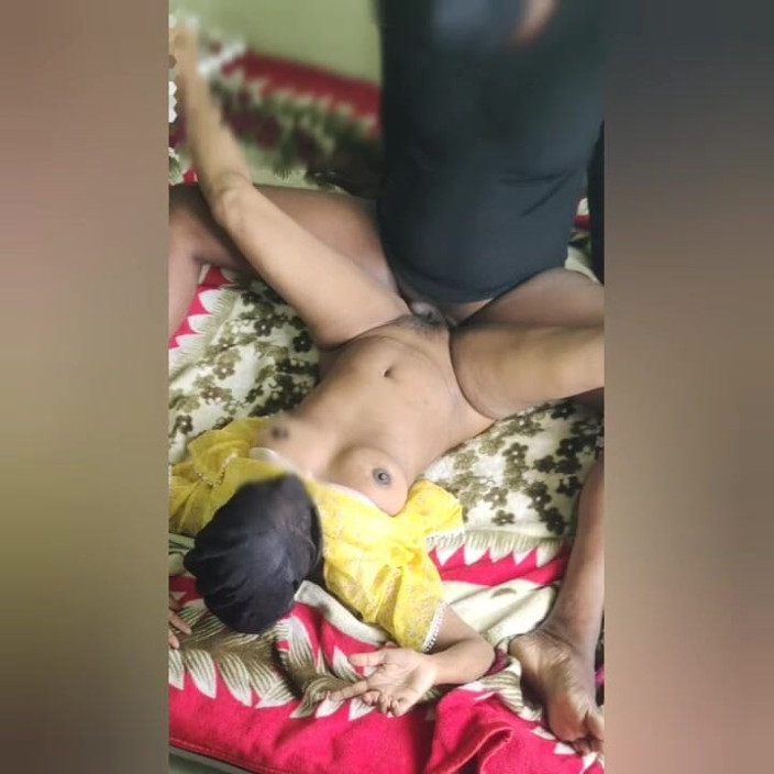 Tamilnaduu: Hintli kadın sert seks yapıyor