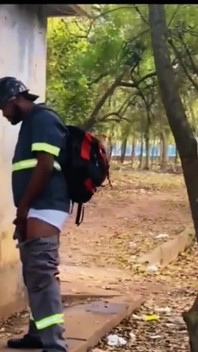 Fodendo no parque e gozando na boca