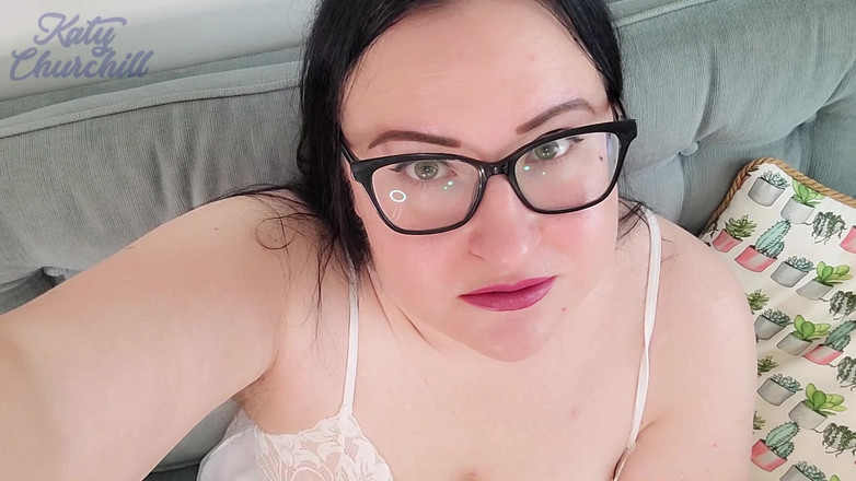 Katy Churchill: 怒っているぽっちゃり系が小さな覗き見を丸ごと飲み込む