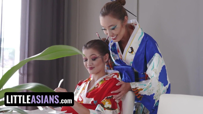 Little Asians: Little Asians - Linda asiática em quimono Christy Love ensina bebê...