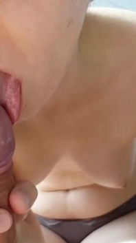 POV! Hete randen eindigde met een enorme cumshot in slowmotion!