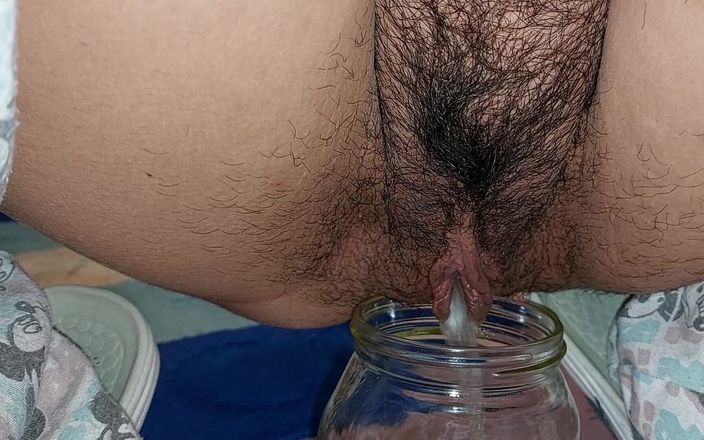 Amateur_MS: Esposa amateur coño peludo, tetas grandes, grandes pezones, gran culo...