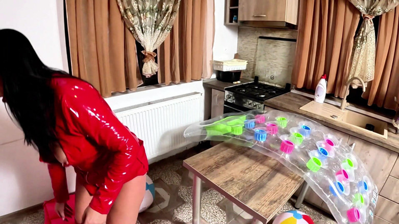 MilfyCalla: Dominant Red Pvc MILF Inflatable Mattress Fetish. Giant Beach Balls,...