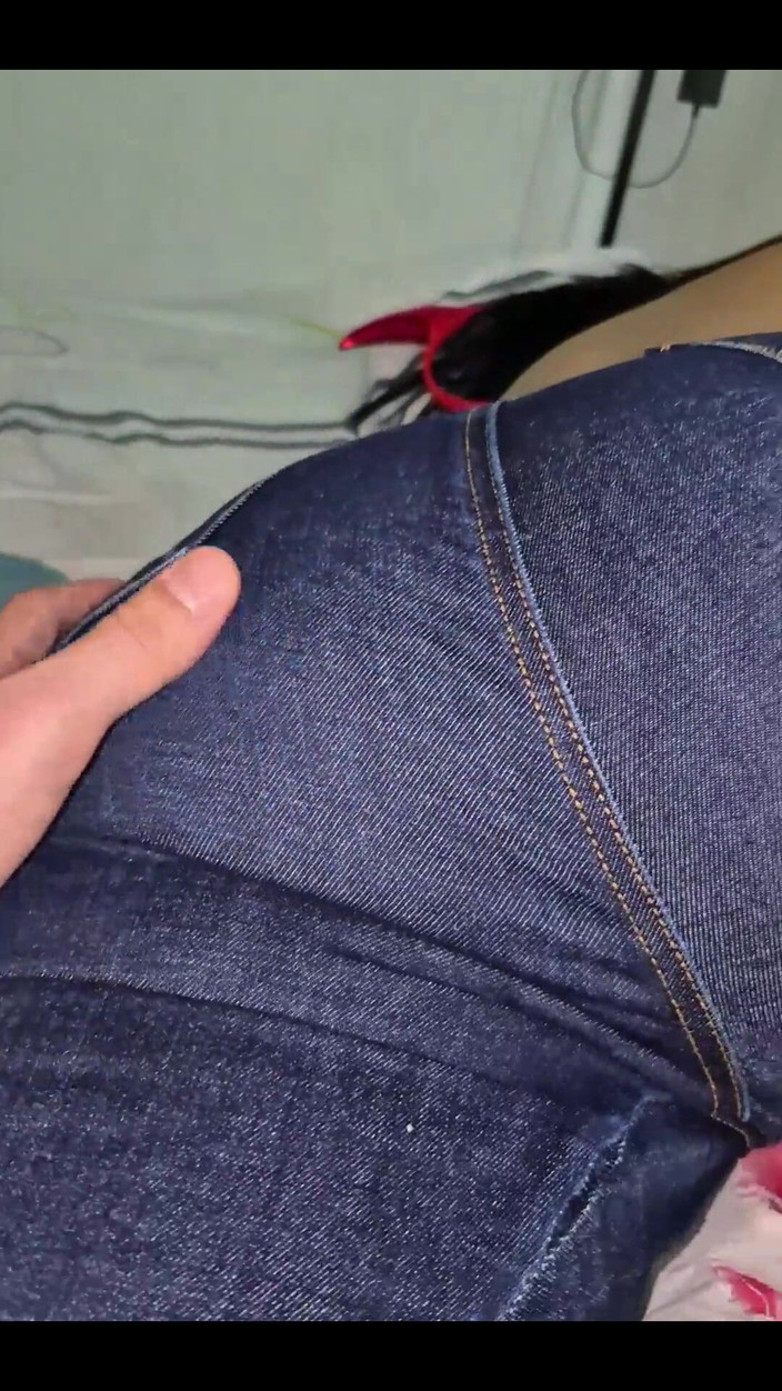 Pikaa6: Šukání venezuelské ženy, která odjela do Spojených států strávit Halloween.