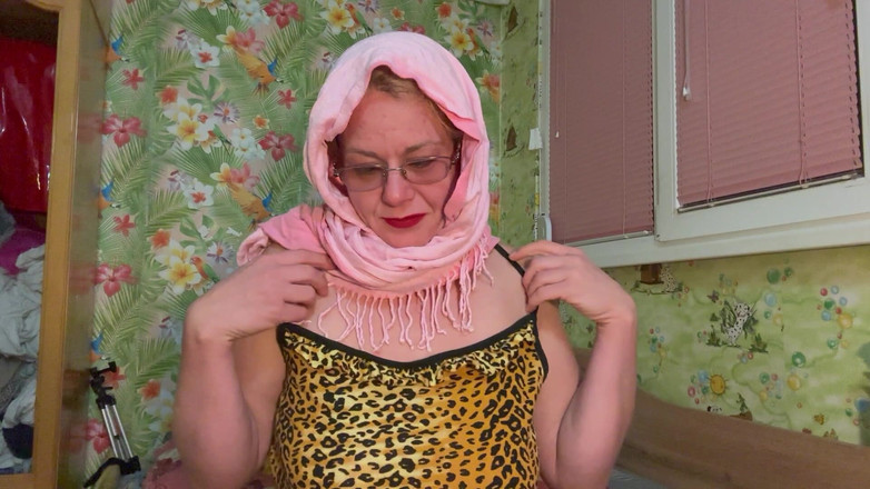 Putarankahotmilf: Mama vitregă dominantă își pedepsește și își umilește fiul vitreg
