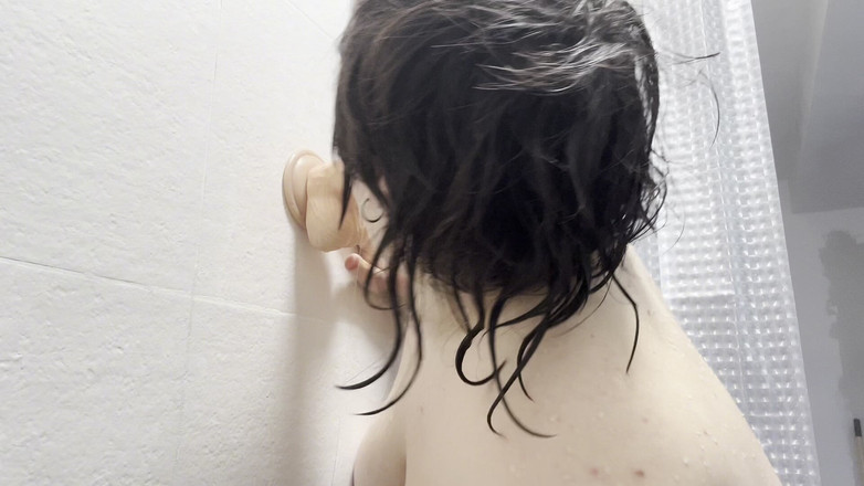 DWHOREKIN: Matte Ta Belle-soeur Sous La Douche