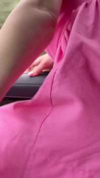 Stepmom Showed Her Booty in the Car