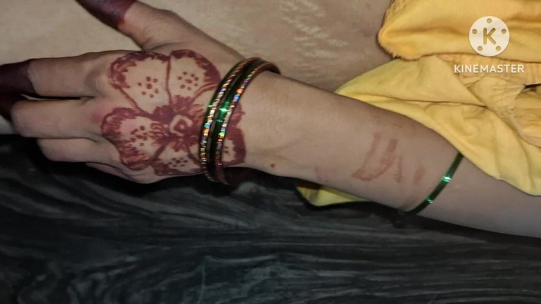 purpureOrganO: Desi Bhabhi ošukaná nevlastním bratrem