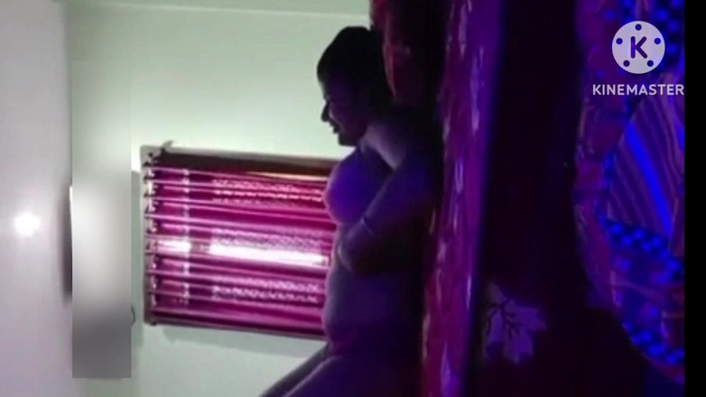 Indian porngirl: Suman bhabhi 与邻居男友发生性关系