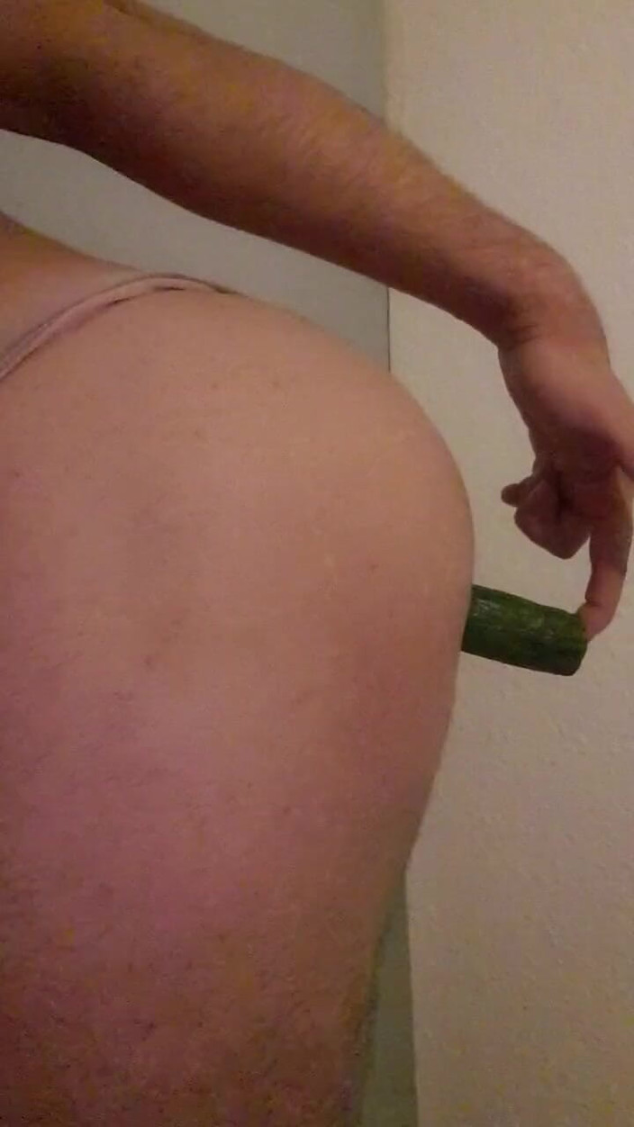 BiCgn: Cetriolo nel sedere