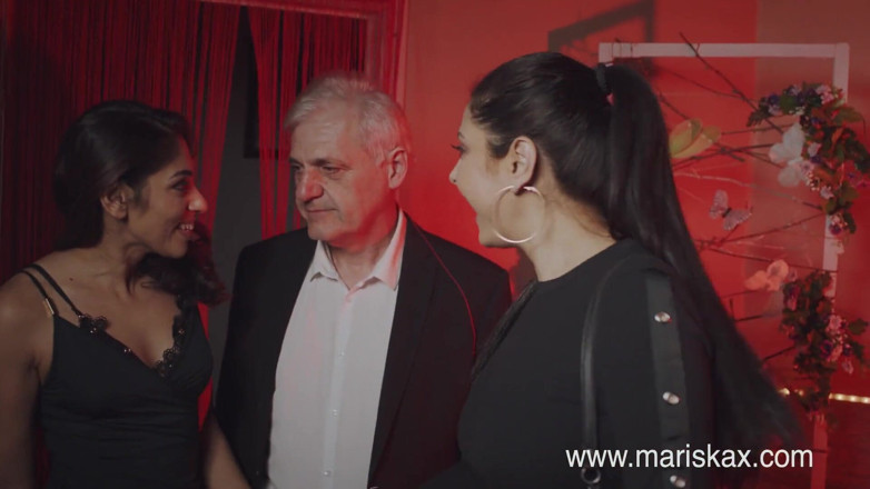 Mariska x: Lezbiyen oyunları Mariska ve Sahara Knite