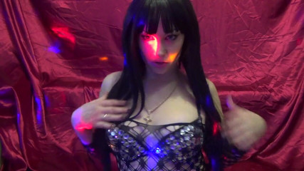 Goddess Misha Goldy: 上瘾的猪一路会回来找我完美的屁股