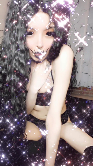 sky_wryder: Goth má ráda sprosté řeči