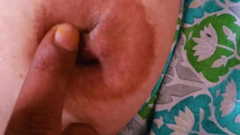 Catchybusty: Jhony Ano, Lízání kundičky?