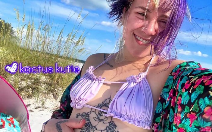 Kactus kutie: Sneaky Kissa på stranden