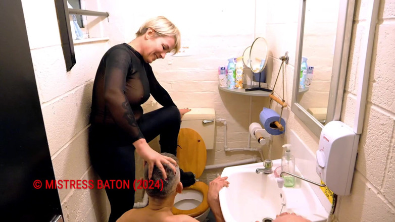 MistressBaton: Перша завивка господині Батон