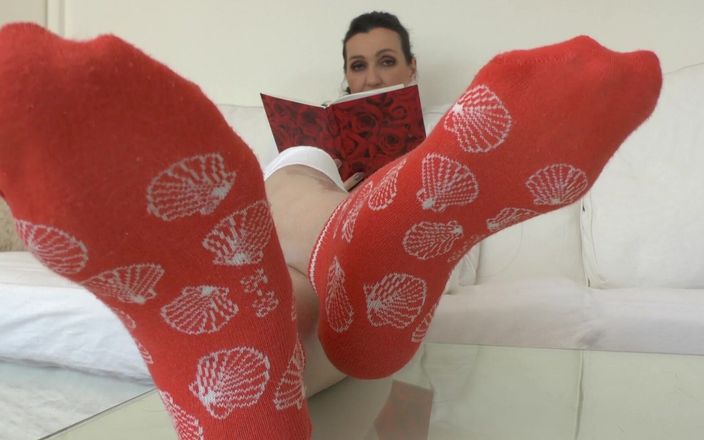 Lady Victoria Valente: Sniff My Sweaty Socks While I Read My Book, POV,...
