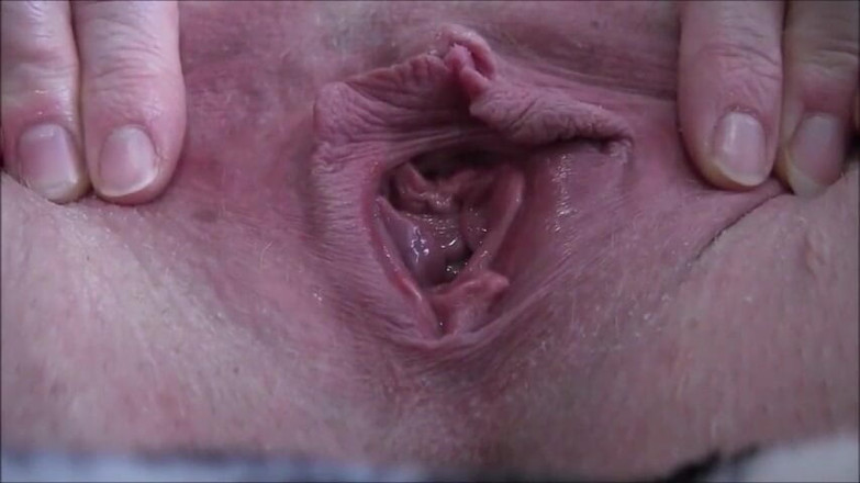 Nikki Nevada: 9 month pregnant extreme close up masturbation