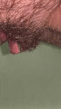 Teen Pees Beautifully