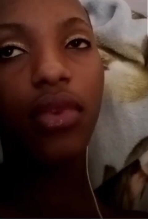 Me and my new slut: Fată excitată negresă care se masturbează cu iubitul ei în apel...