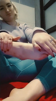 82 Licking and Sucking Feet 2