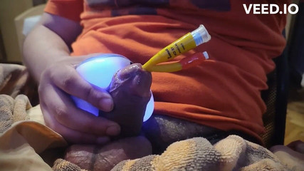 Sounding boy: penis pompası ile kateter oyunu