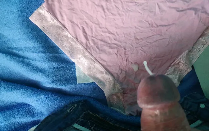 Lucion: Quick Cumshot Compilation